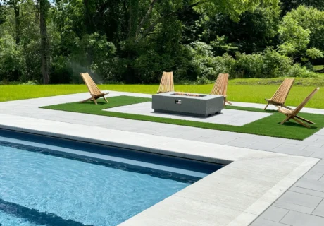 Gas Fireplace and pool Dig2Swim