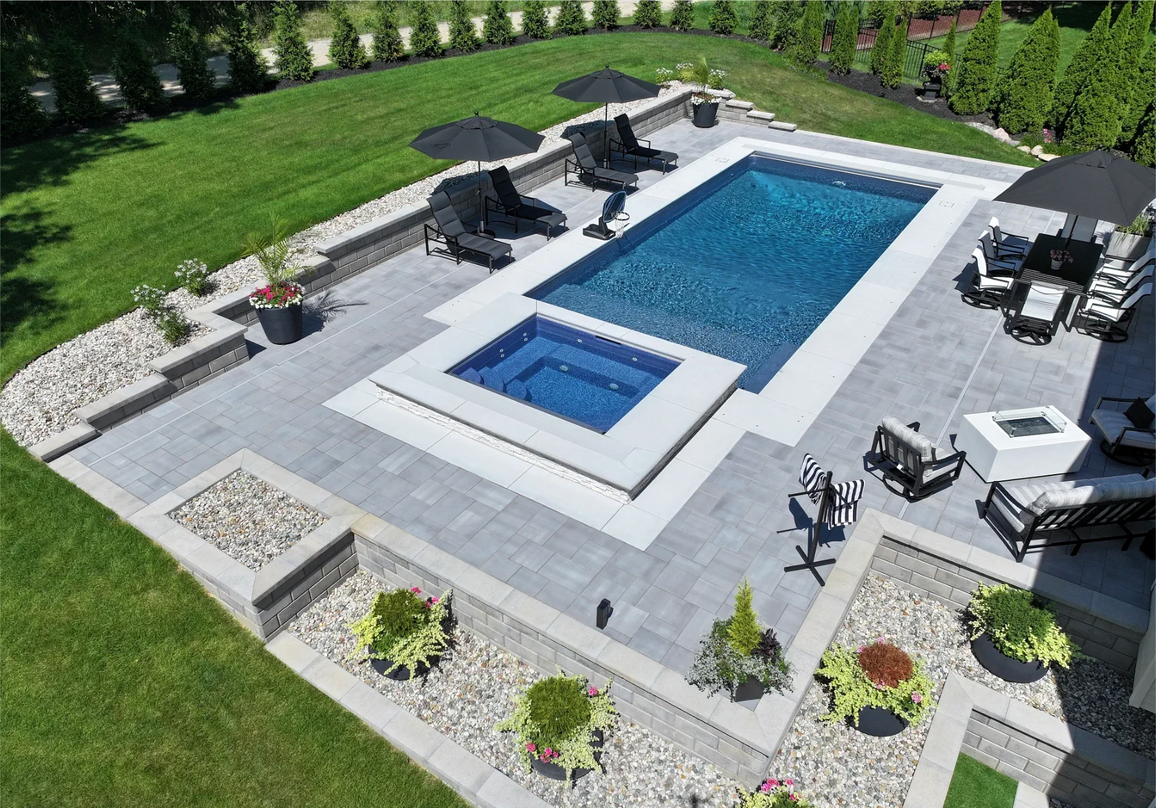 Elevated Serenity Swimming Pool and Spa - Howell MI